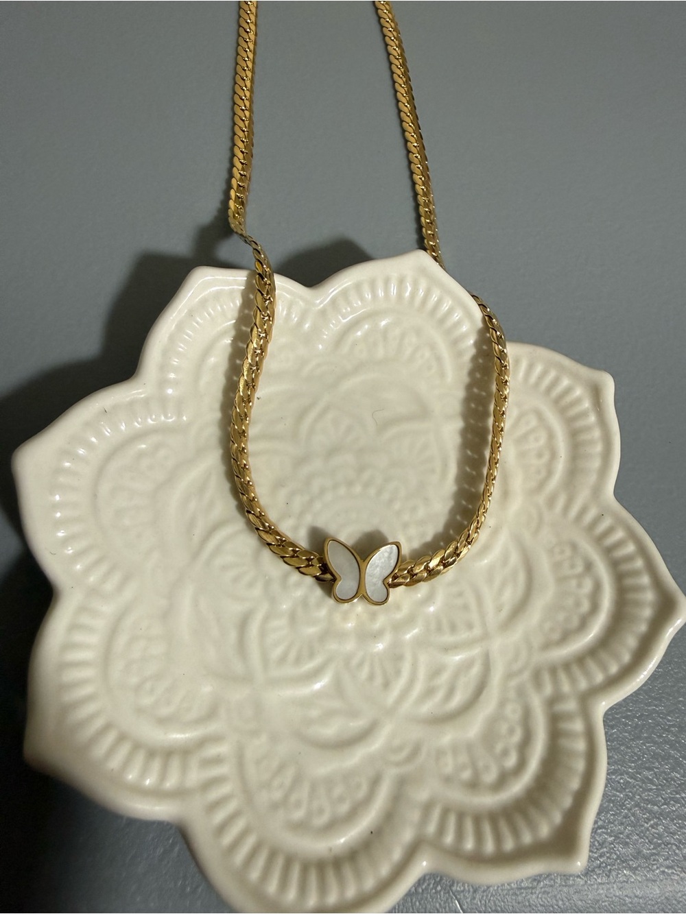 Dainty Mother of Pearl Butterfly Pendant Gold Plated Cuban Chain Necklace Boho - Picture 9 of 9